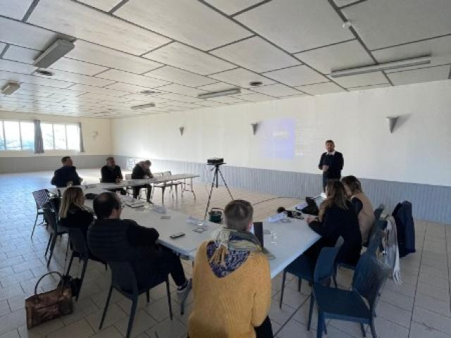 Location d'une salle privatisée avec traiteur pour votre séminaire près de CHOLET